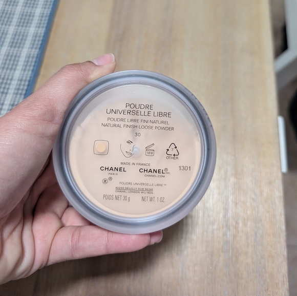 Chanel Natural Finish Loose Powder - Picture 3 of 4